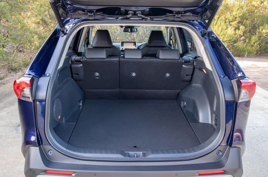 Багажник Toyota RAV4 Hybrid Cruiser 2019 года  (AU) (фото 8 из 21)